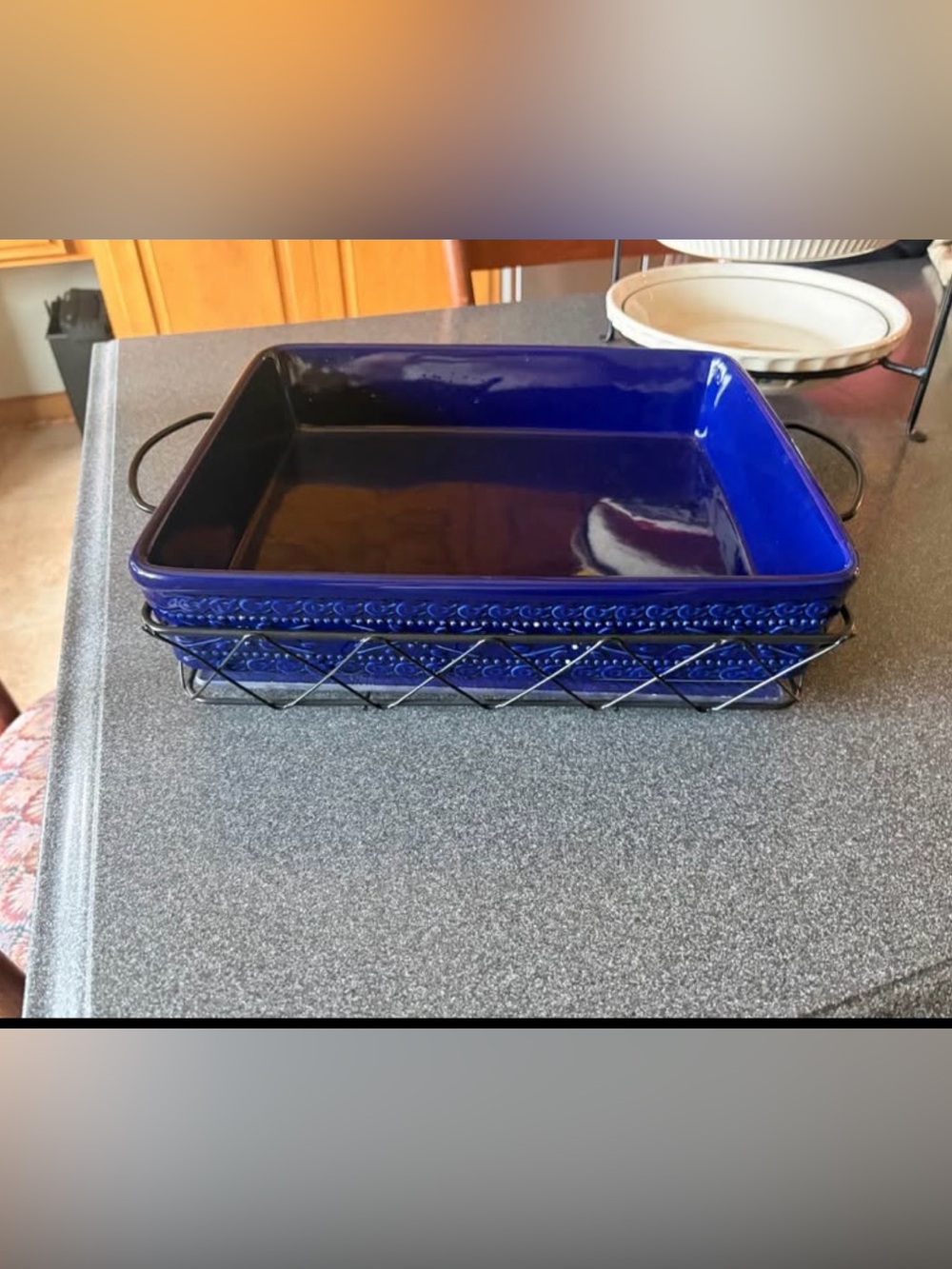 Temp-tations by Tara 5 Qt Blue Old World Baker Metal Serving Rack